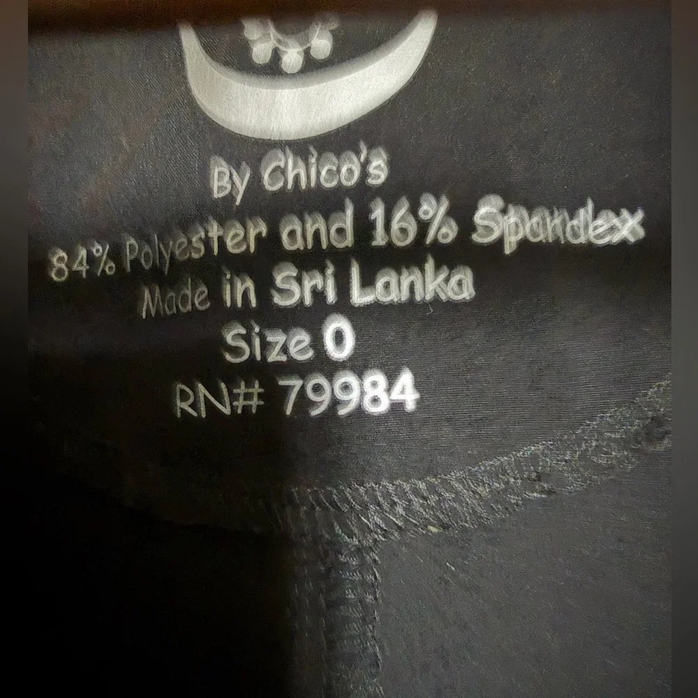 Chico’s Zenergy Black Stretch Zip Athletic Jacket Lightweight Travel size 0 (xs) - Picture 9 of 11